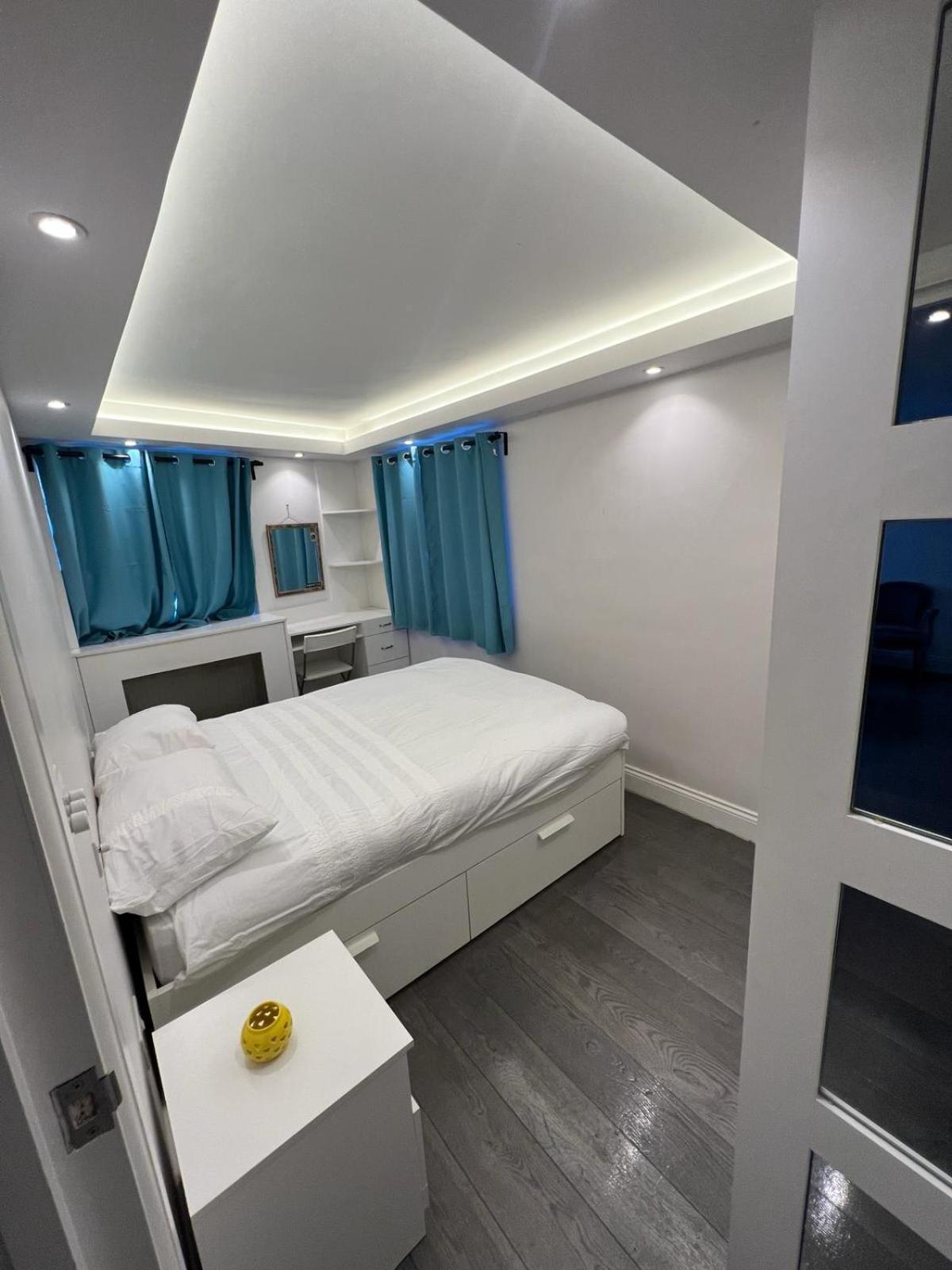 Lovely Chelsea Entire Apartment London City エクステリア 写真