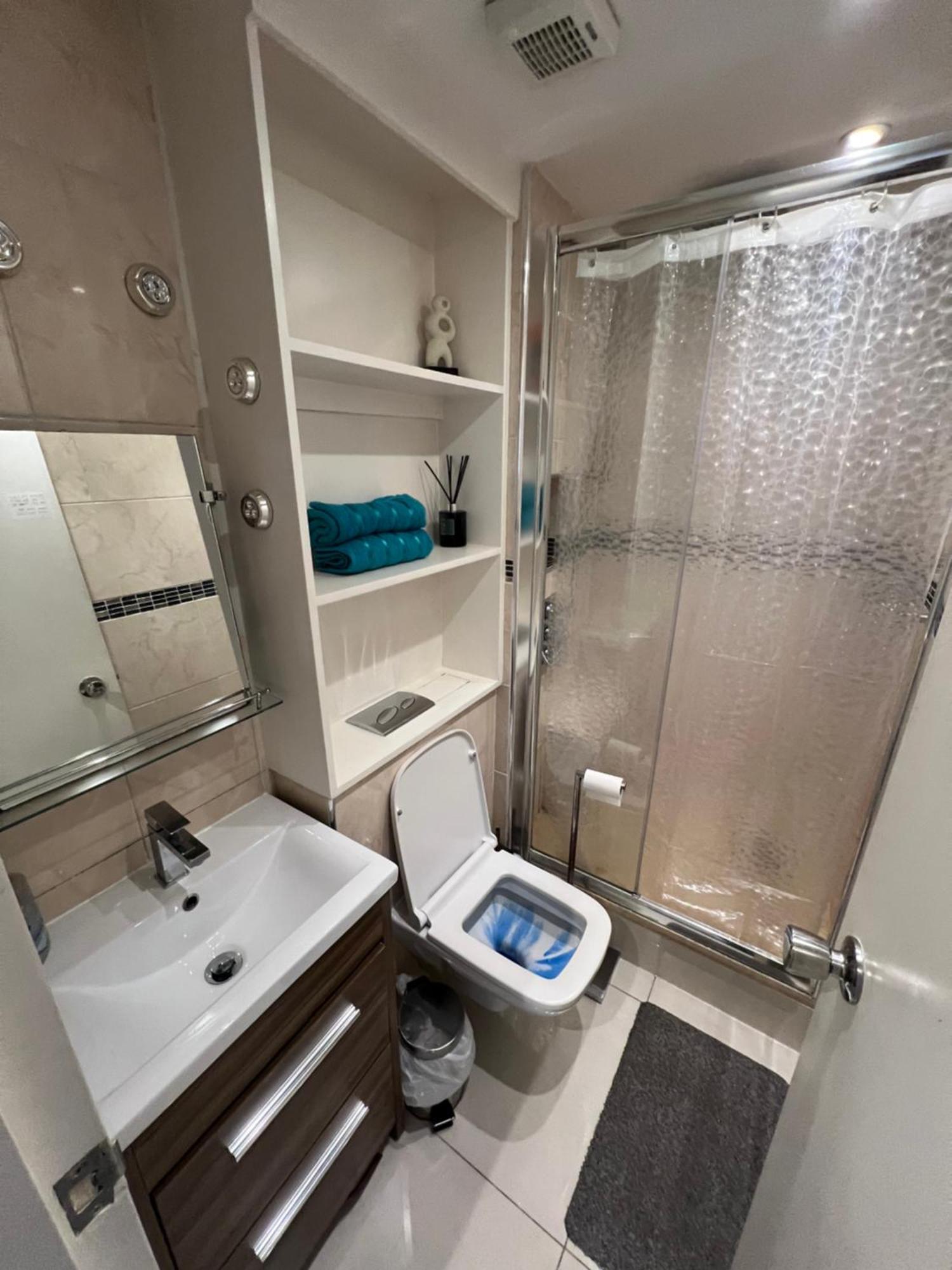 Lovely Chelsea Entire Apartment London City エクステリア 写真